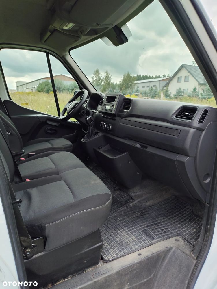 Renault Master 2,3 136KM, brygadówka 7 os. 2020r. - 10