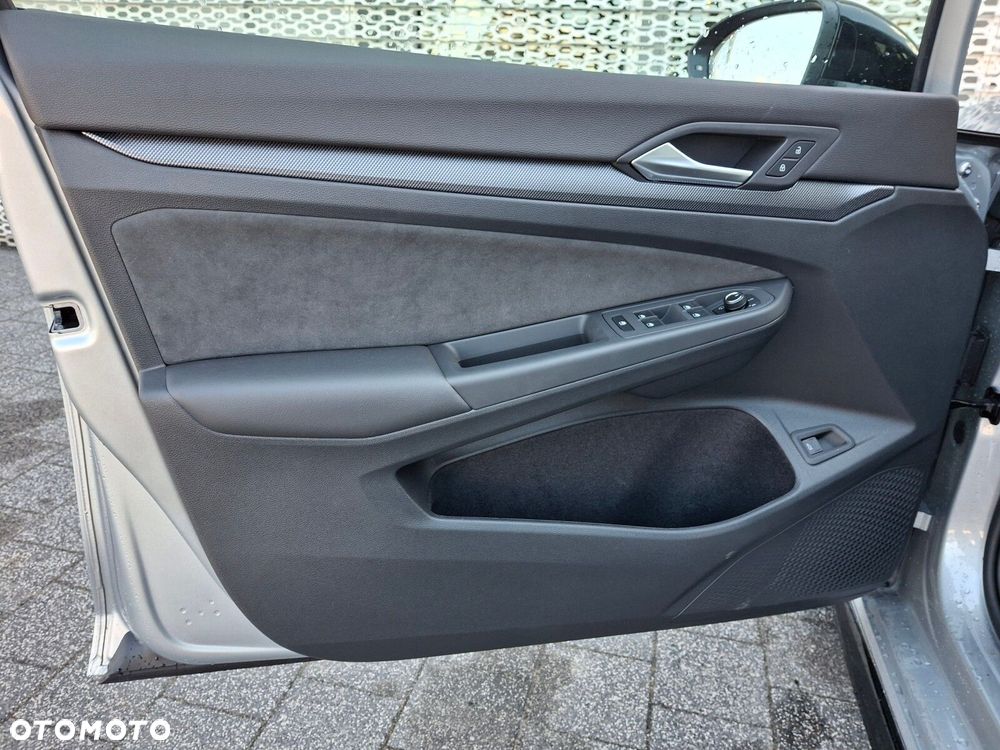 Volkswagen Golf Variant 1.5 eTSI mHEV R-Line Plus DSG - 8