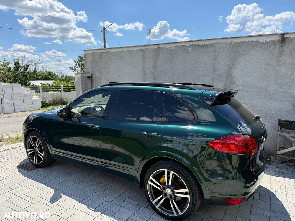 Porsche Cayenne - 4