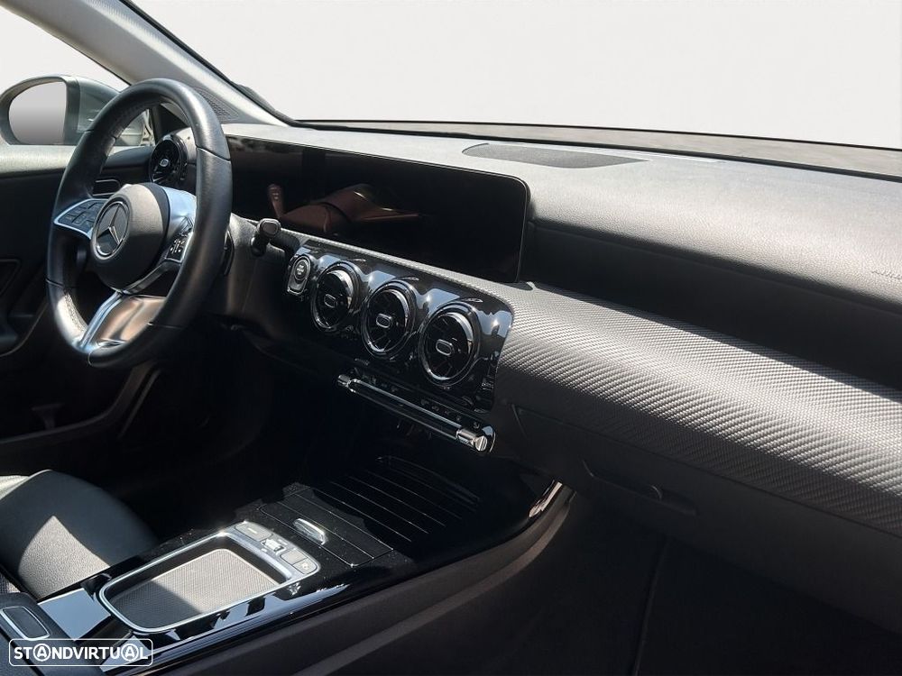 Mercedes-Benz A 250 Limousine — fotografia 12