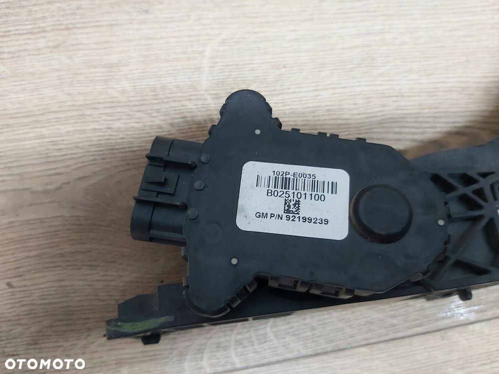 Chevrolet CAMARO V SS 6,2 v8 pedał gazu potencjometr 92199239 10-14r - 12