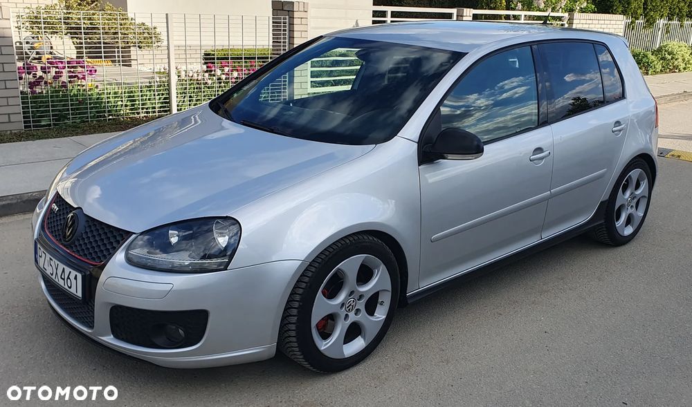 Volkswagen Golf - 1