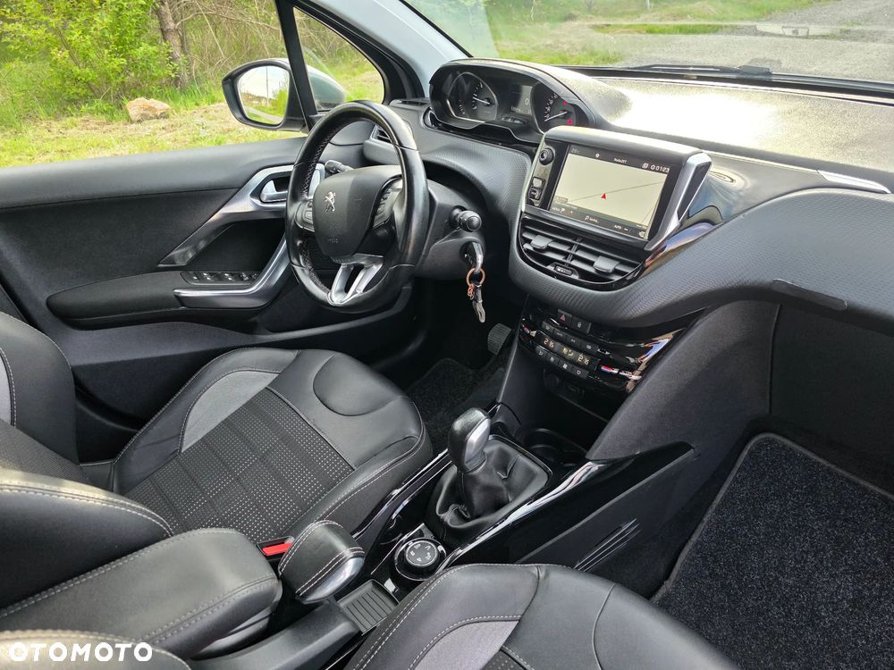Peugeot 2008 BlueHDi 100 STOP & START Allure - 30