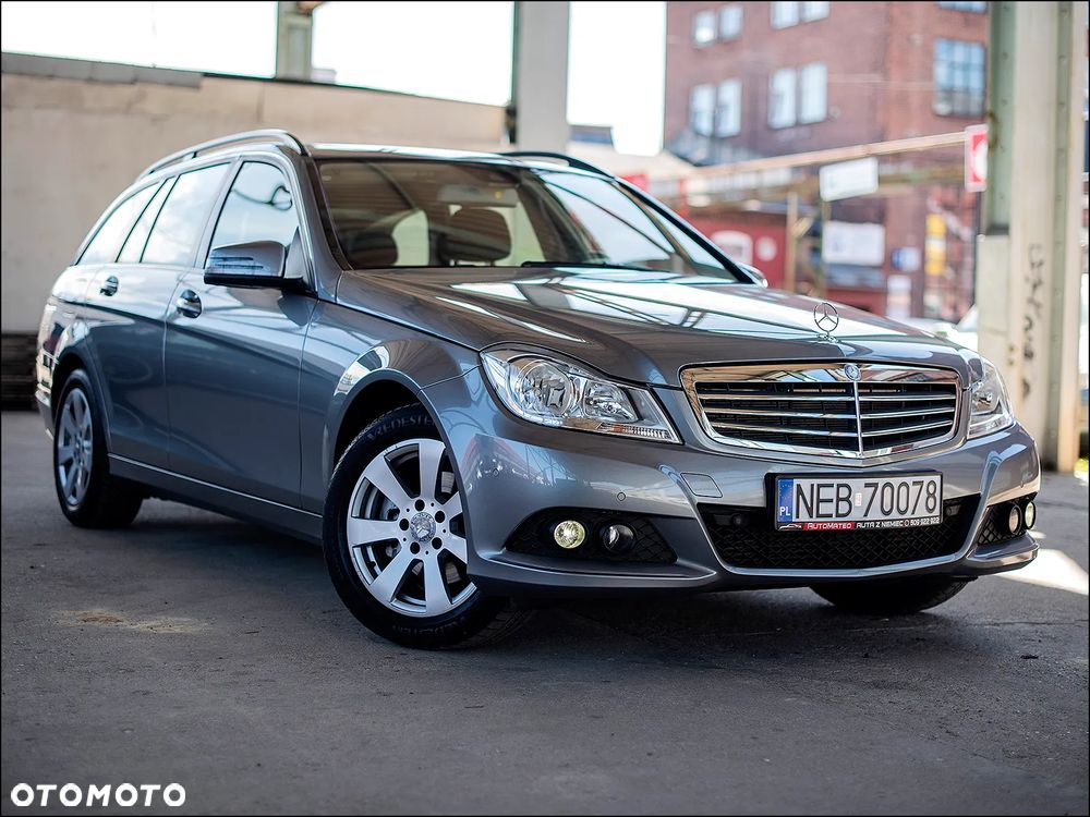 Mercedes-Benz Klasa C 180 (BlueEFFICIENCY) Elegance