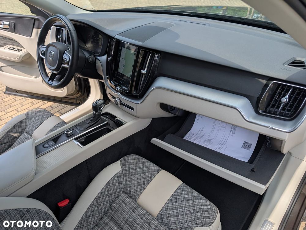 Volvo XC 60 T5 GPF AWD Momentum - 29