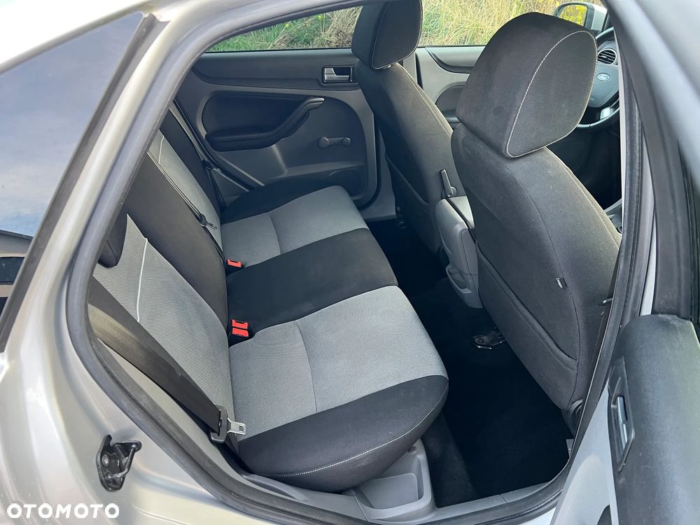 Ford Focus 1.6 Ti-VCT Trend - 14