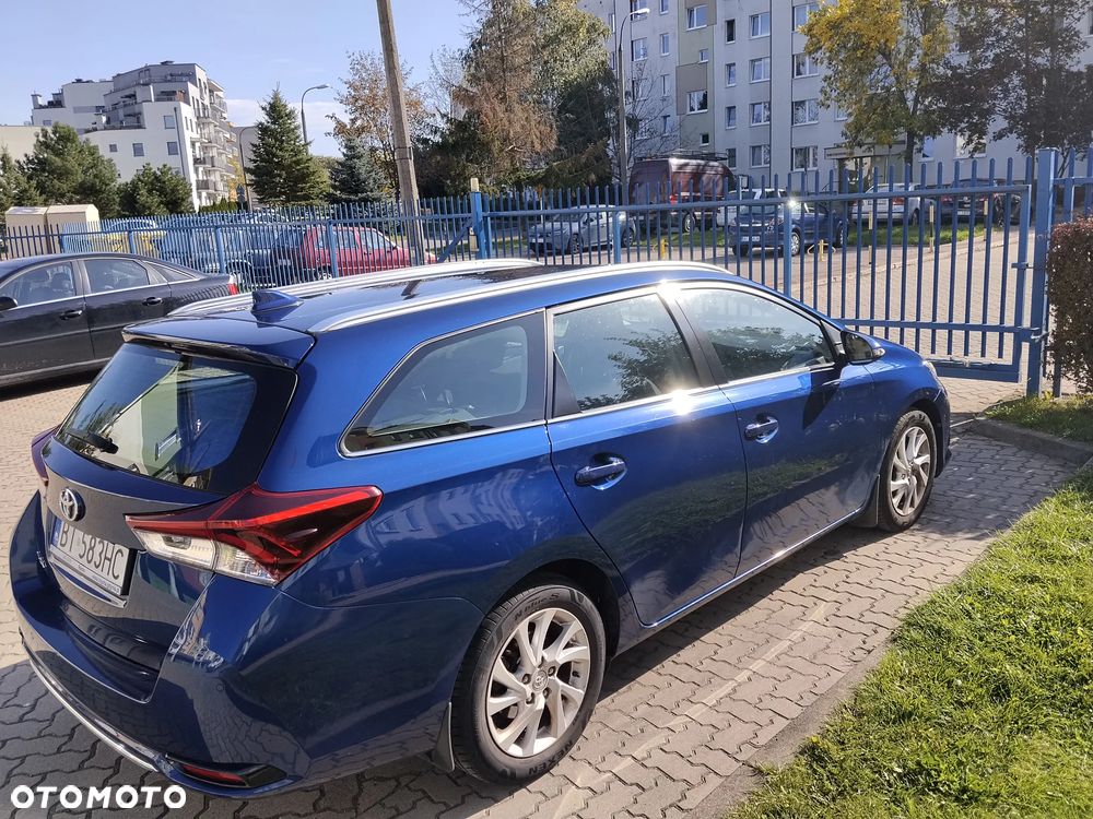 Toyota Auris 2018 photo 4