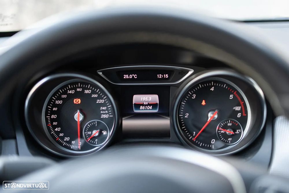 Mercedes-Benz CLA 180 d Urban - 13