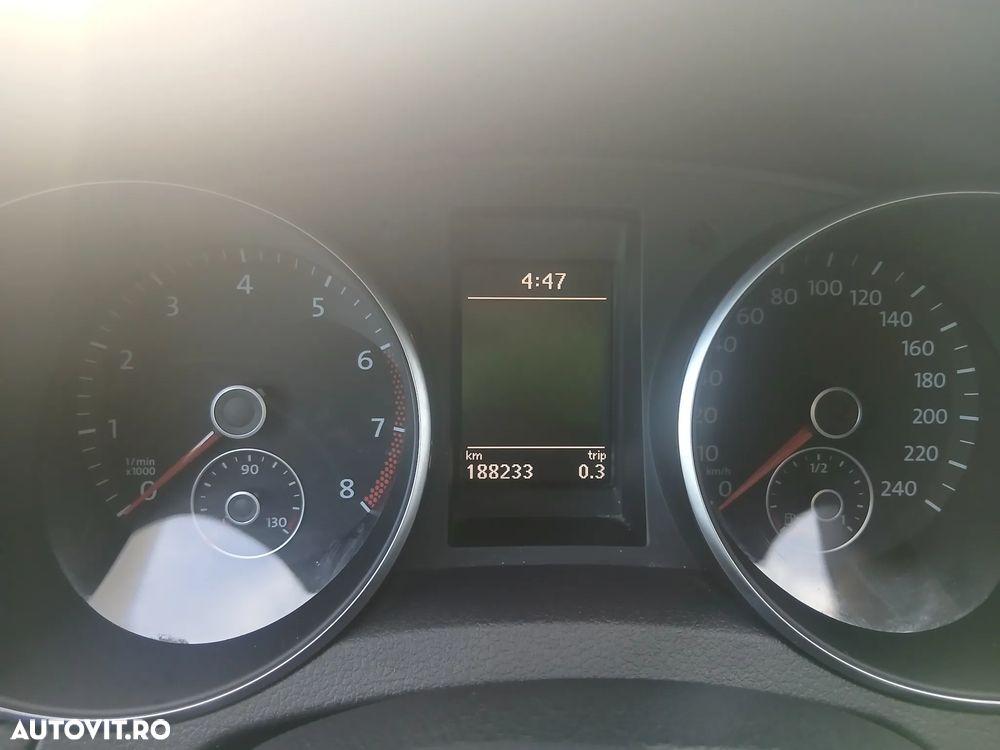 Volkswagen Golf 1.6 Team - 9