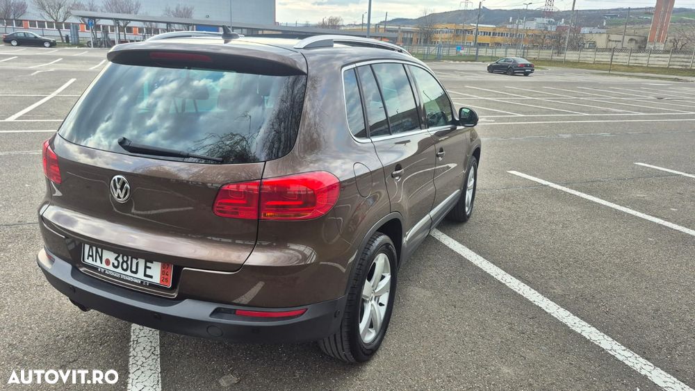 Volkswagen Tiguan 2.0 TDI DPF 4Motion BlueMotion Technology DSG Exclusive - 10