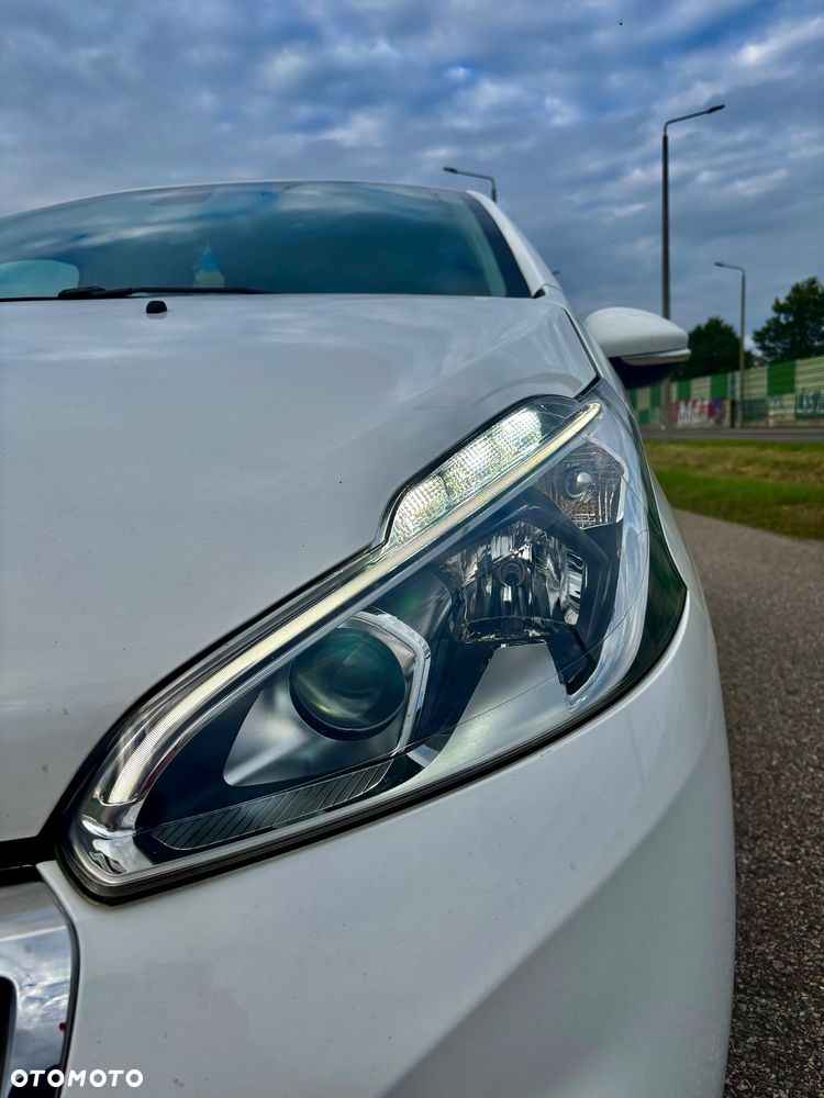 Peugeot 208 1.2 PureTech GPF Signature S&S - 3