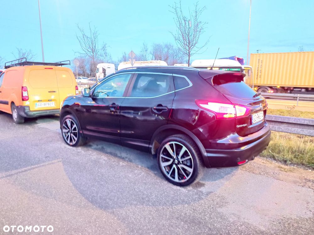 Nissan Qashqai 1.6 dCi Xtronic TEKNA+ - 3