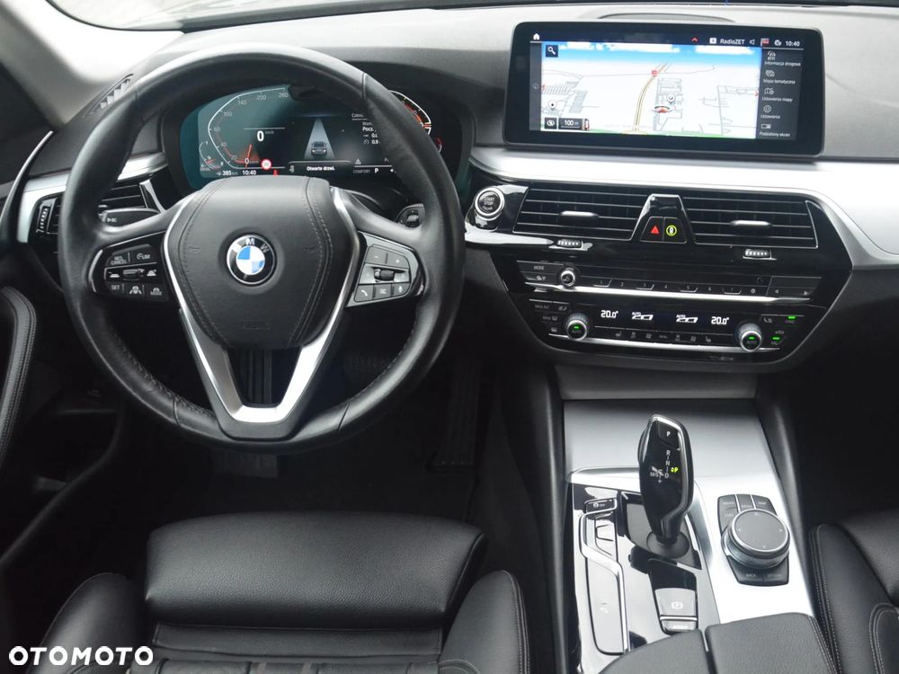 BMW Seria 5 520d xDrive - 7