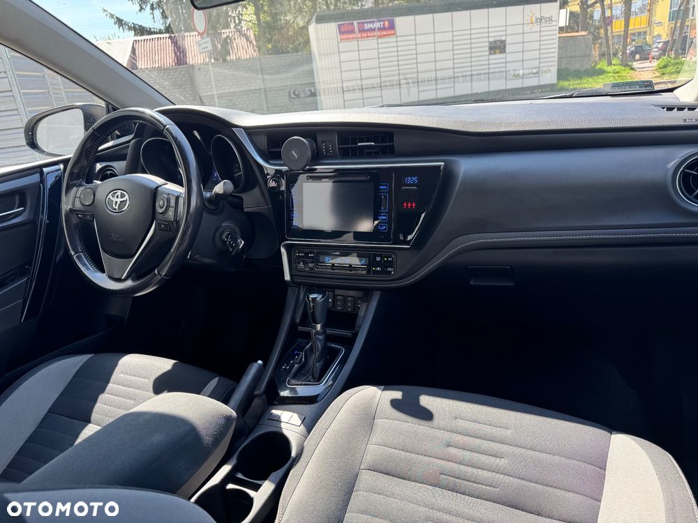 Toyota Auris 1.6 Premium MS - 21