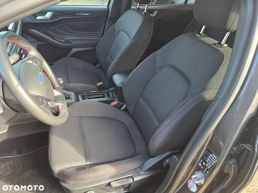 Ford Focus 1.5 EcoBlue Start-Stopp-System ST-LINE VIGNALE - 12