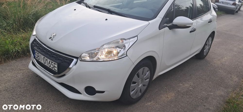 Peugeot 208 - 1