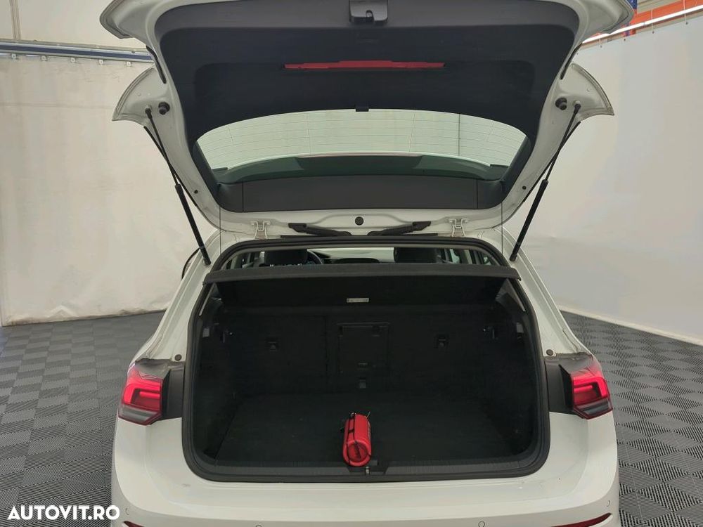Volkswagen Golf - 6