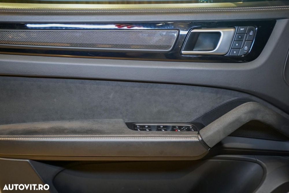 Porsche Cayenne Coupe - 19