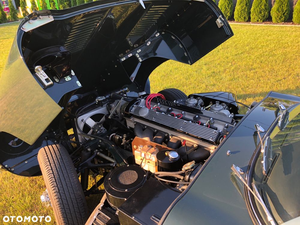 Jaguar E-Type - 8