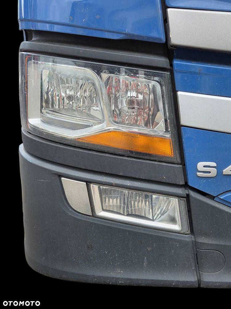 Scania S NGS lampa halogen stopnica prawa lewa nowy model oryginał - 2