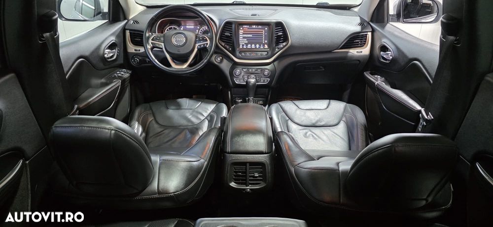 Jeep Cherokee - 21