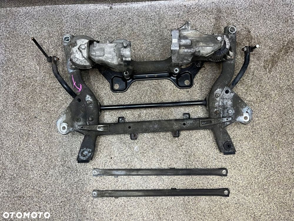 Sanki wozek zawieszenie poduszki silnika drazek Mercedes W204 2.2 CDI