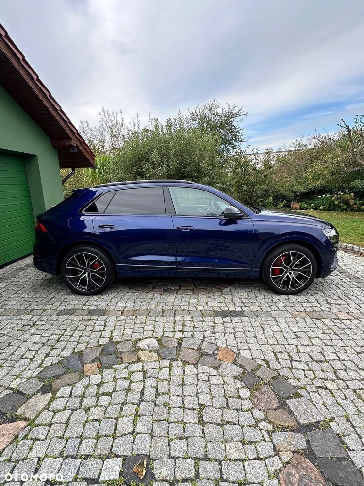Audi SQ8 - 8