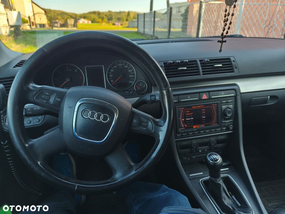 Audi A4 Limousine - 6