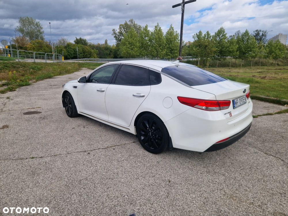 Kia Optima - 25