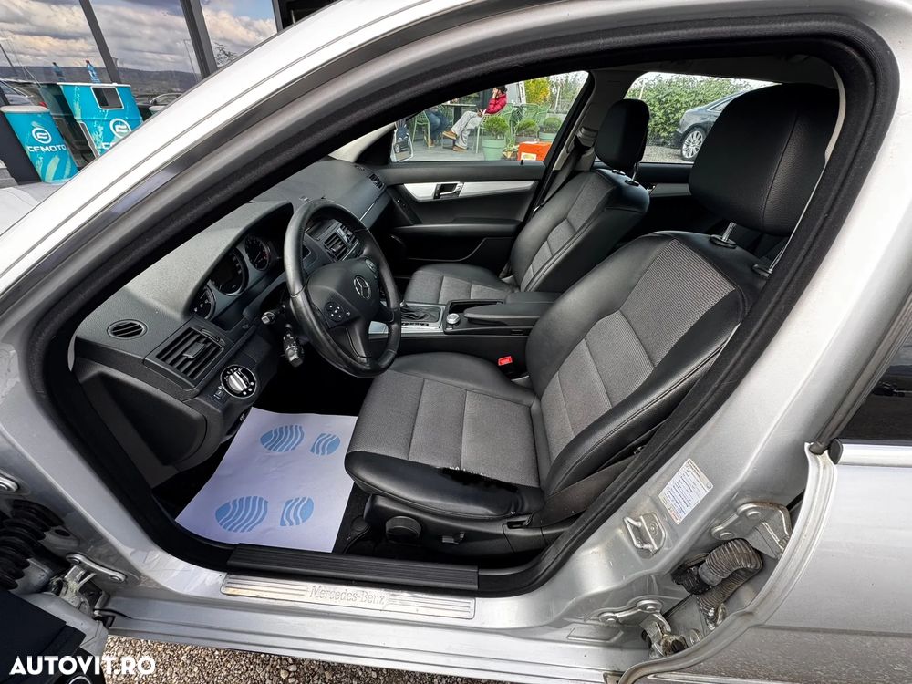 Mercedes-Benz C 180 T Kompressor Automatik BlueEFFICIENCY Elegance - 11