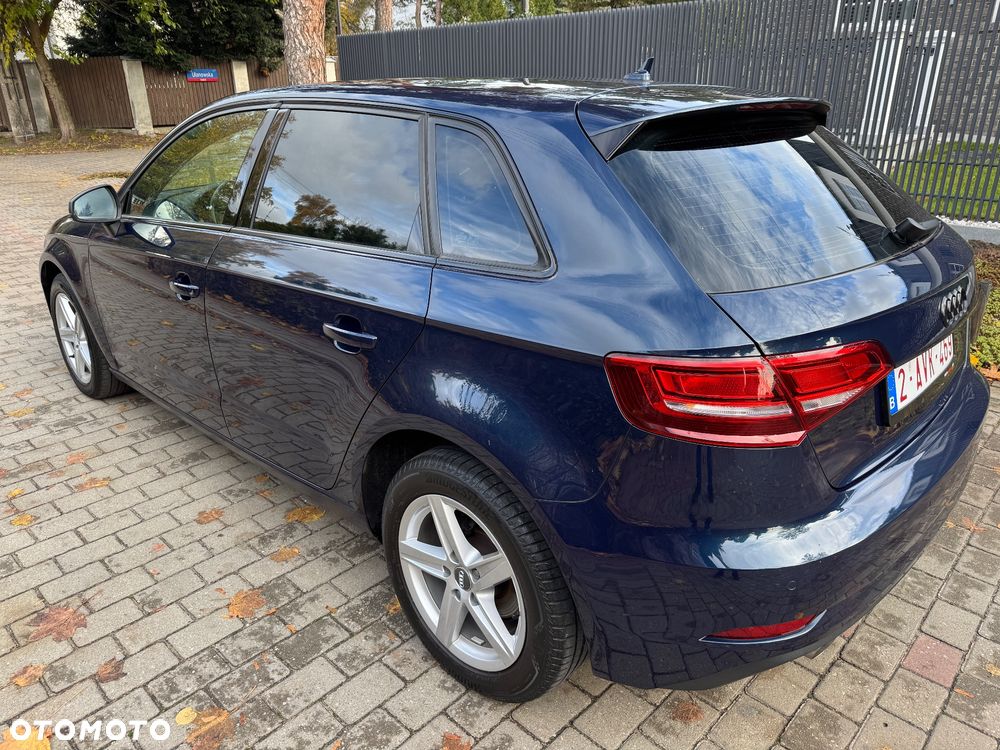 Audi A3 Sportback 1.6 TDI S tronic - 10