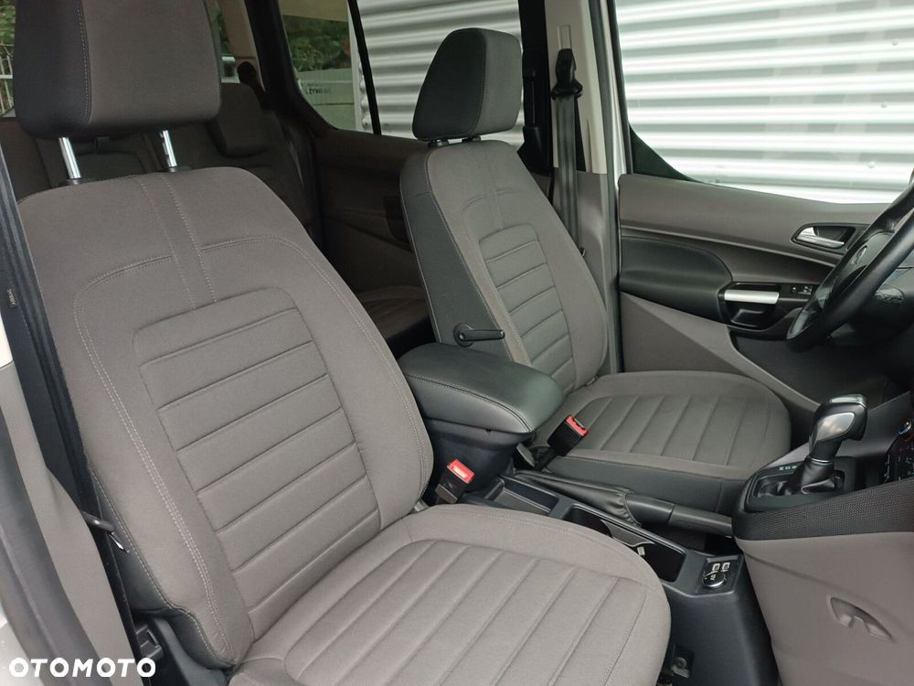 Ford Tourneo Connect Grand - 29