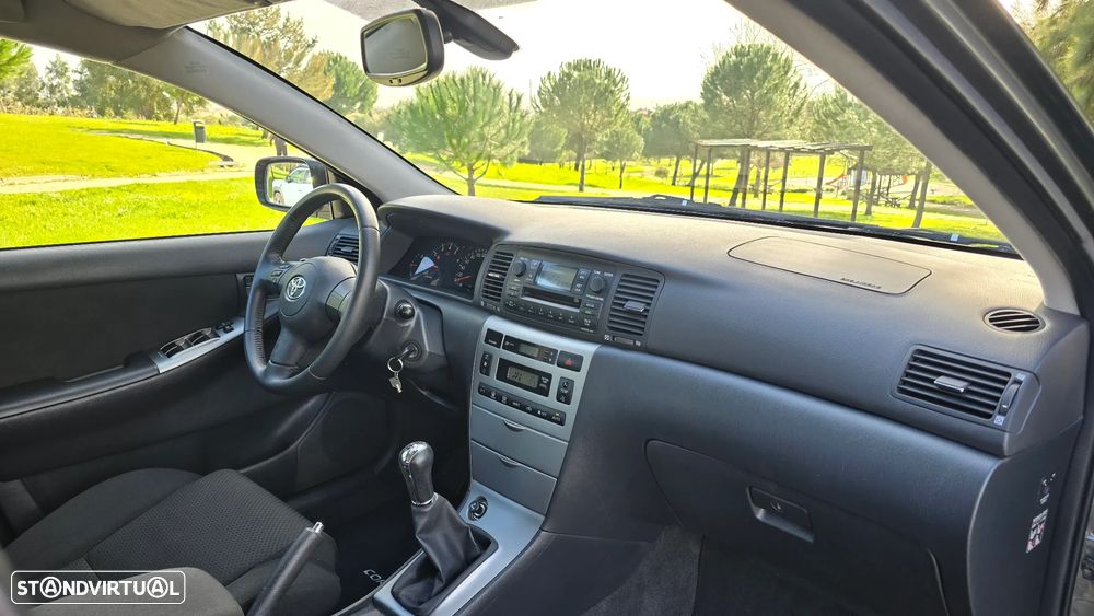 Toyota Corolla 1.4 D-4D Sol - 24