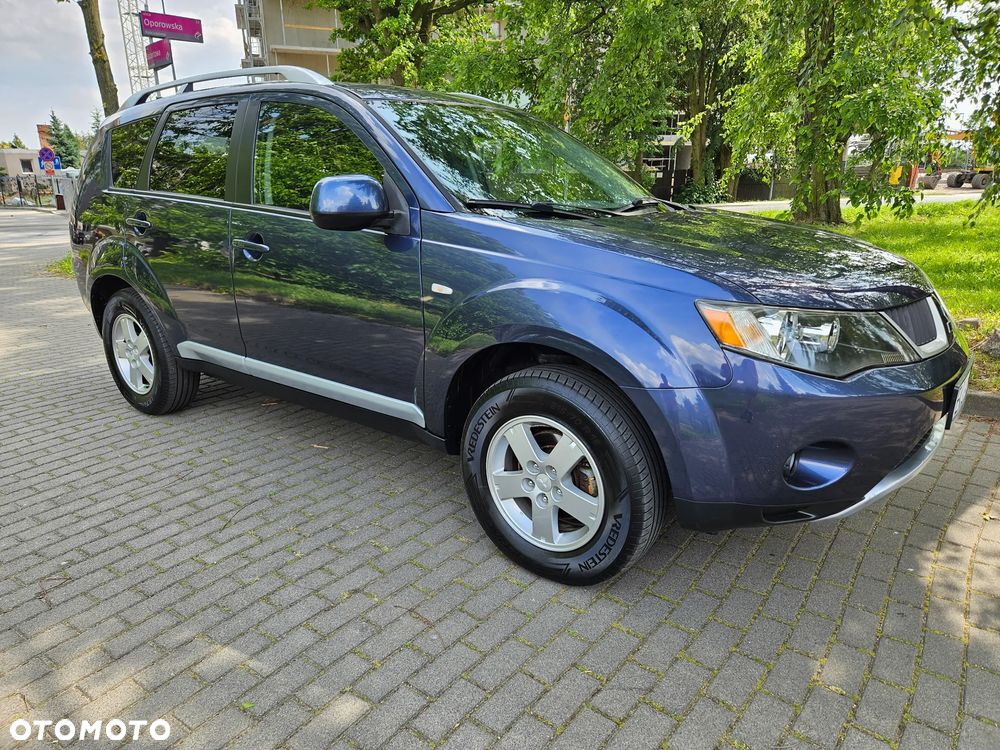 Mitsubishi Outlander - 16