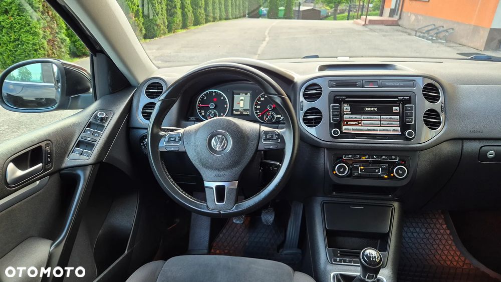 Volkswagen Tiguan 2.0 TDI DPF BlueMotion Technology Sport & Style - 9
