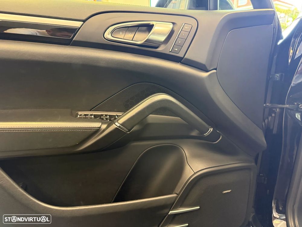 Porsche Cayenne Platinum Edition - 5