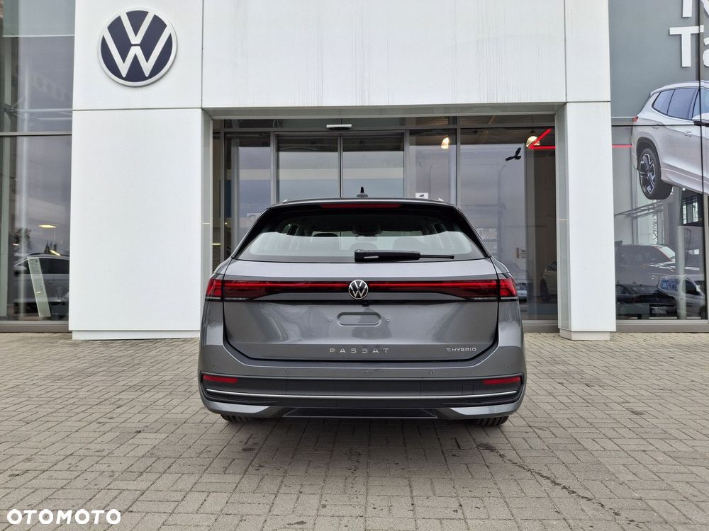 Volkswagen Passat - 8