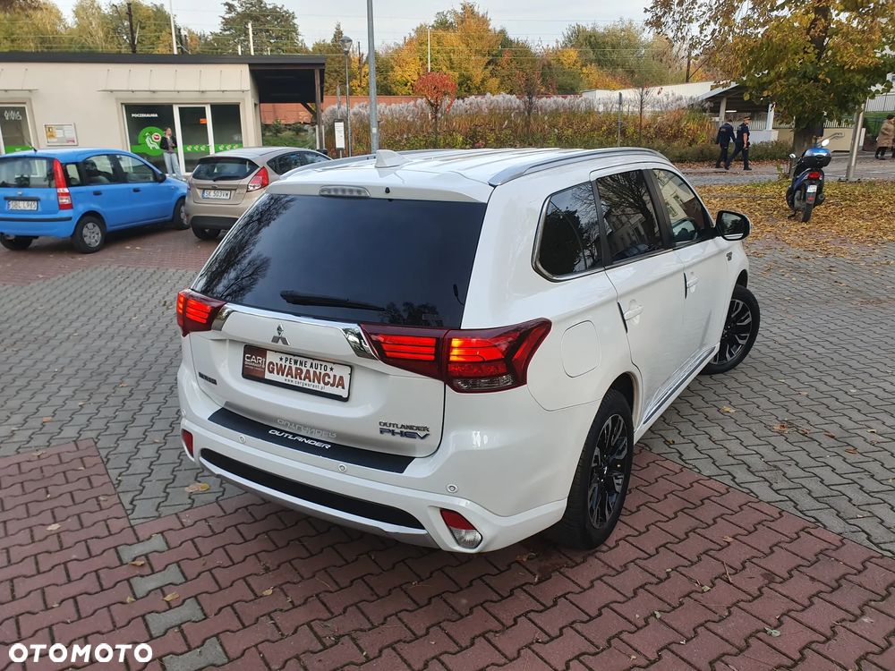 Mitsubishi Outlander 2.0 4WD Top - 35