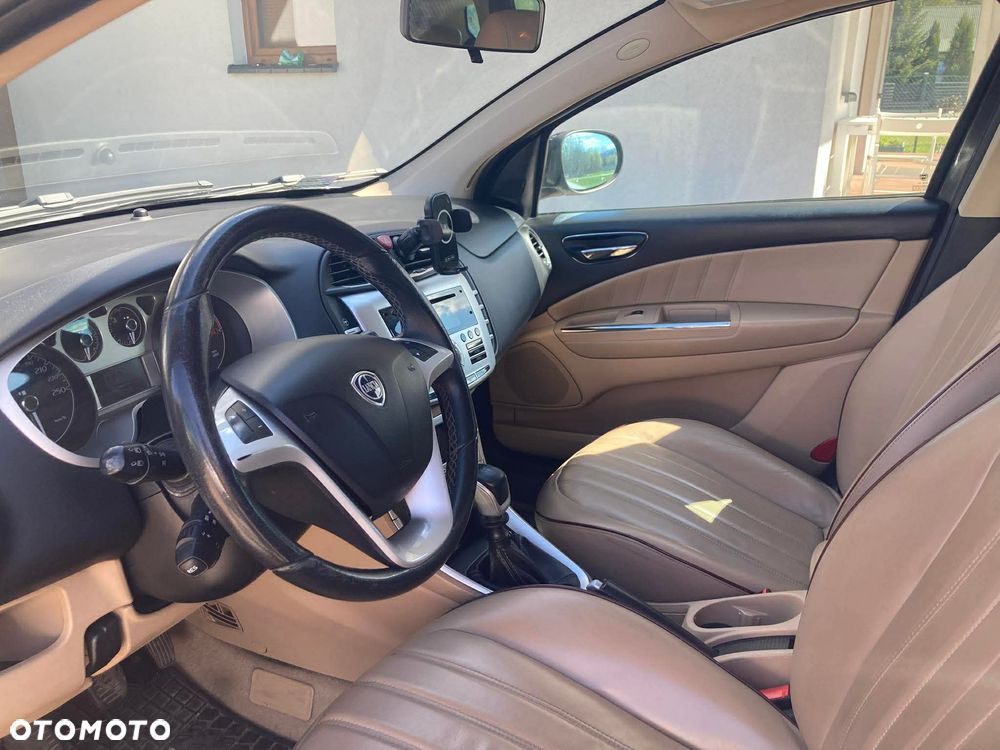 Lancia Delta 1.9 Multijet Twinturbo Executive - 6