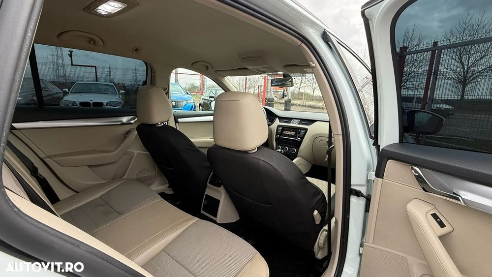 Skoda Octavia 2.0 TDI DSG Tour - 8