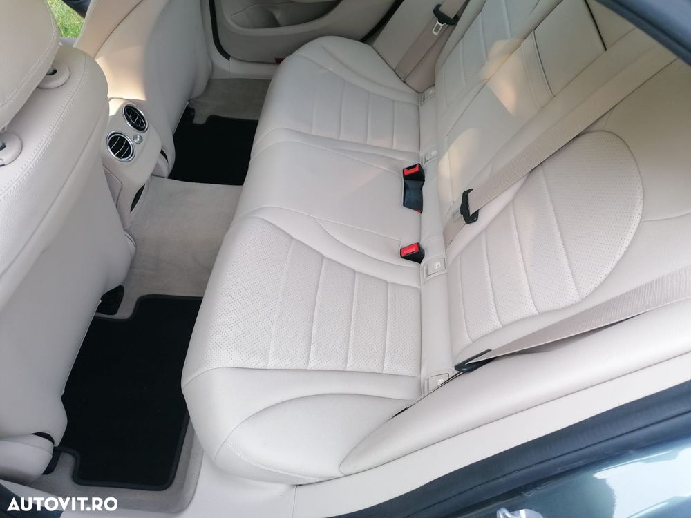 Mercedes-Benz C 220 d 4Matic 9G-TRONIC Exclusive - 27
