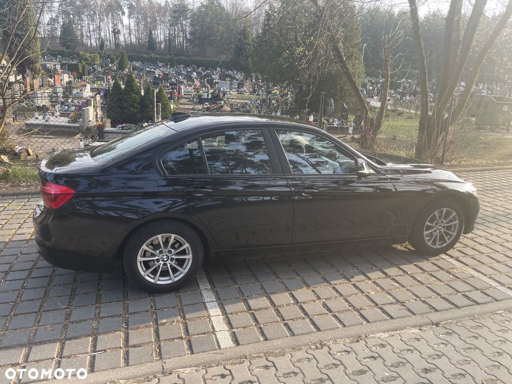 BMW Seria 3 318i - 15