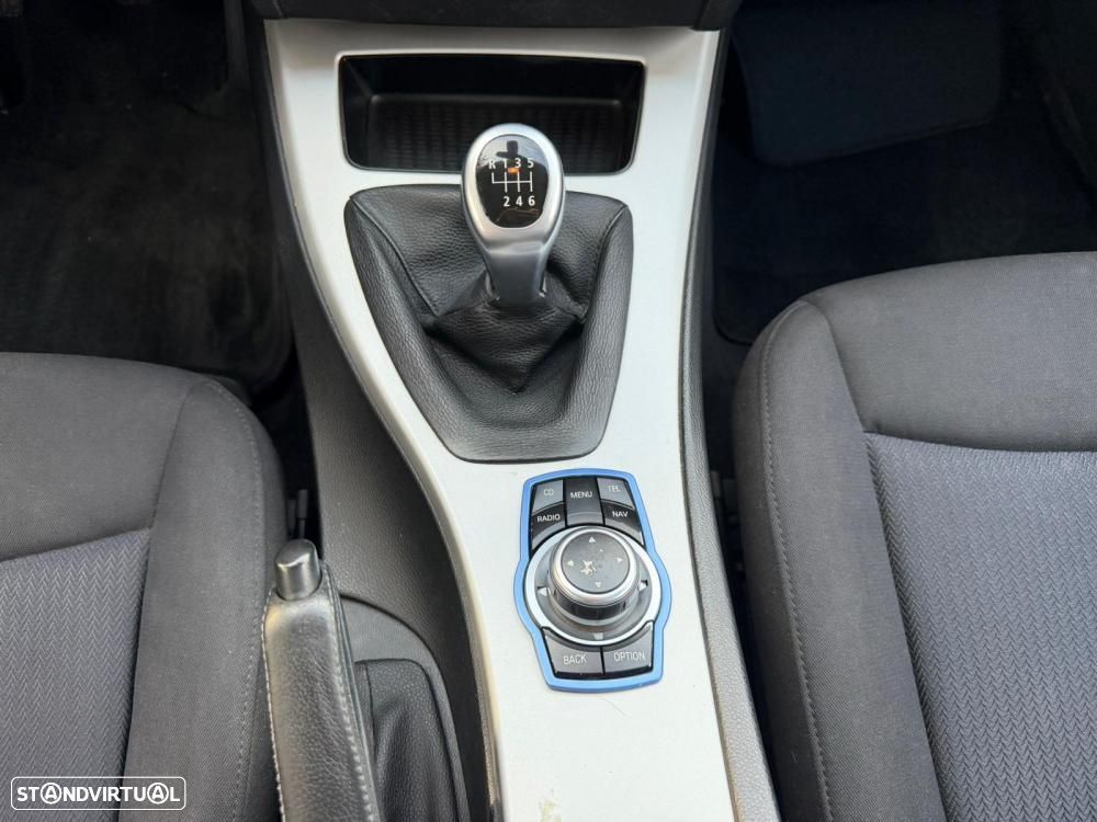 BMW 318 d Touring Line Sport - 21