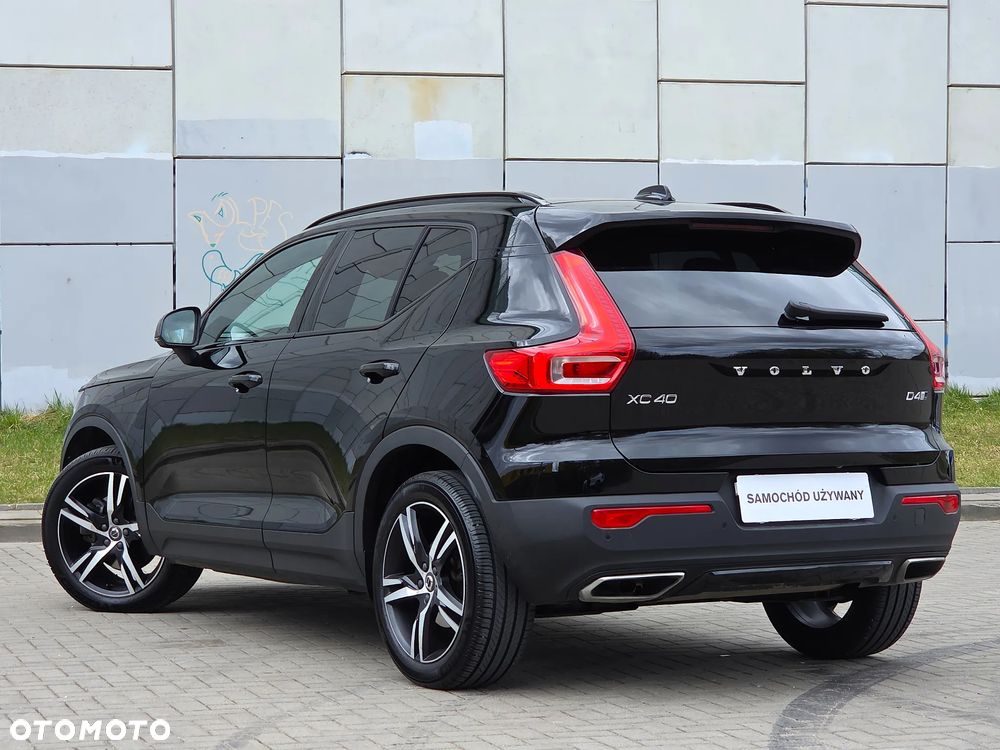Volvo XC 40 D4 AWD R-Design (Intro Edition) - 4