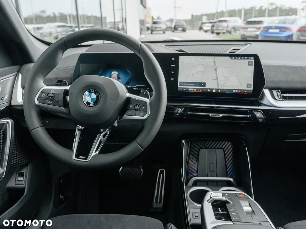 BMW X1 xDrive23i mHEV - 11