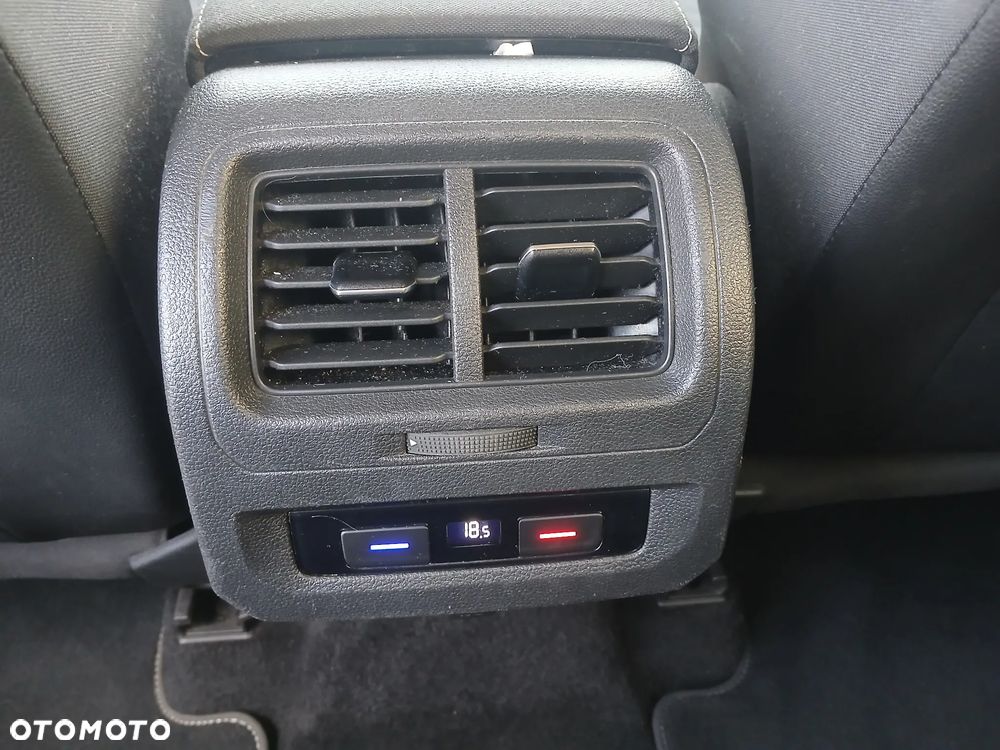 Volkswagen Touran 1.6 TDI SCR (BlueMotion Technology) DSG Comfortline - 17