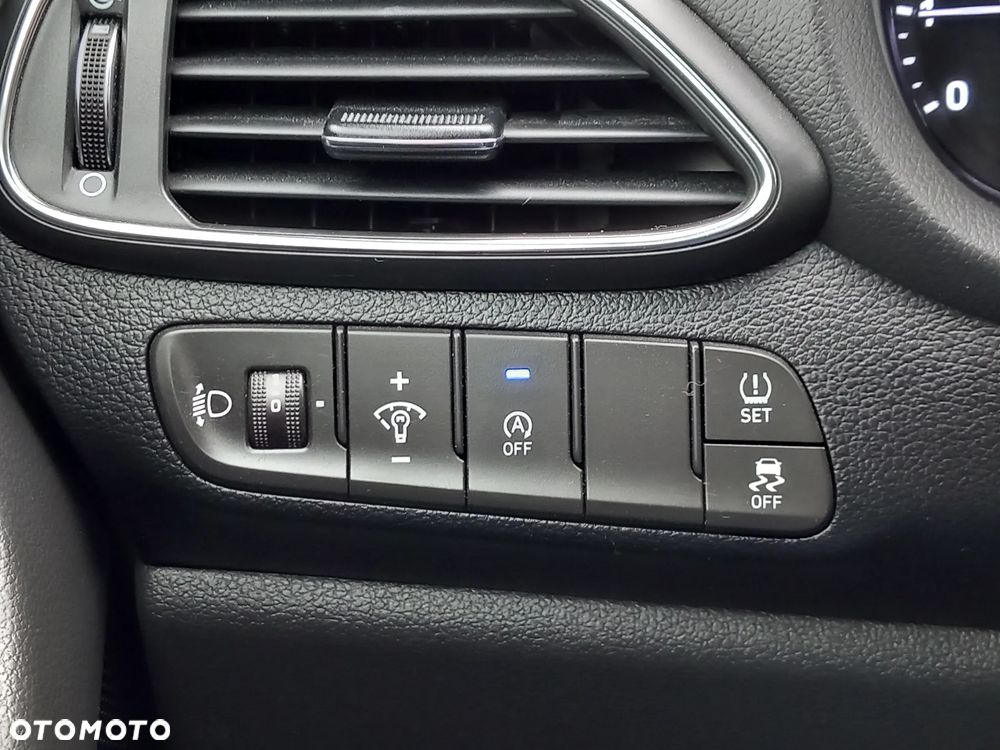 Hyundai i30 1.5 DPI Modern - 21