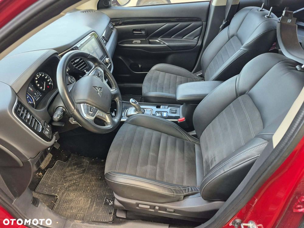 Mitsubishi Outlander 2.4 4WD Spirit+ - 5