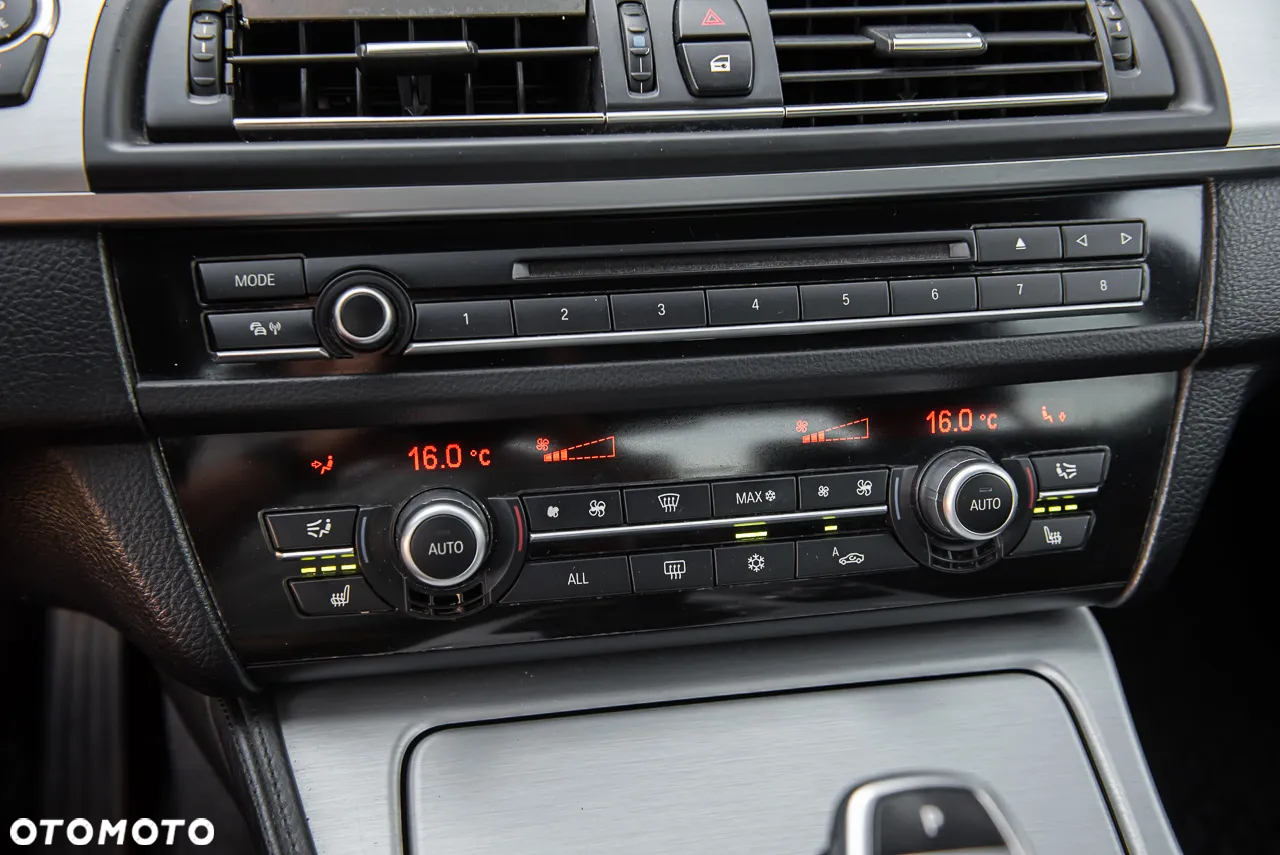 BMW Seria 5 535d xDrive - 29
