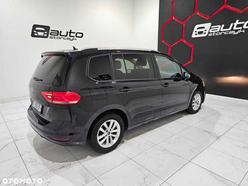 Volkswagen Touran - 4